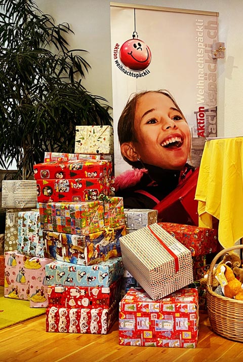 Weihnachtspäckli-Aktion 2021 – Freie Evangelische Gemeinde und Christliches Zentrum Rheinfelden freuen sich über Unterstützung