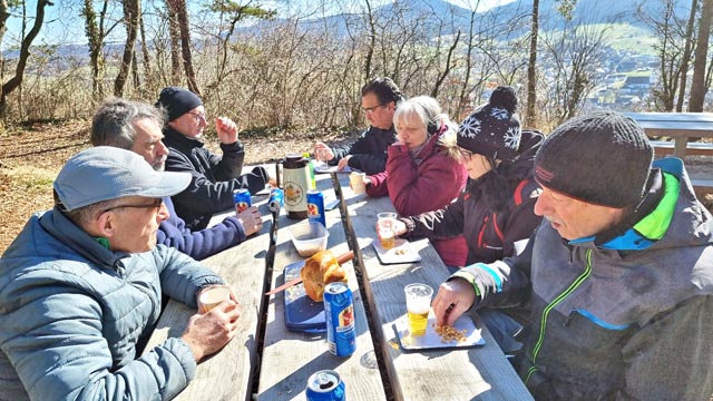 Zwischenhalt auf dem Hübstel. Foto: Ueli Bögle