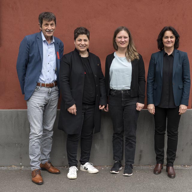 Ueli Mäder, Silvia dell’Aquila, Nora Langmoen und Tatjana Binggeli hielten die Reden. Foto: zVg